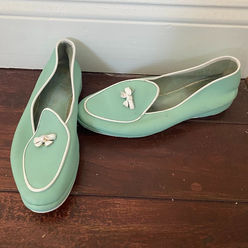 BELGIAN SHOES MINT PUMPS